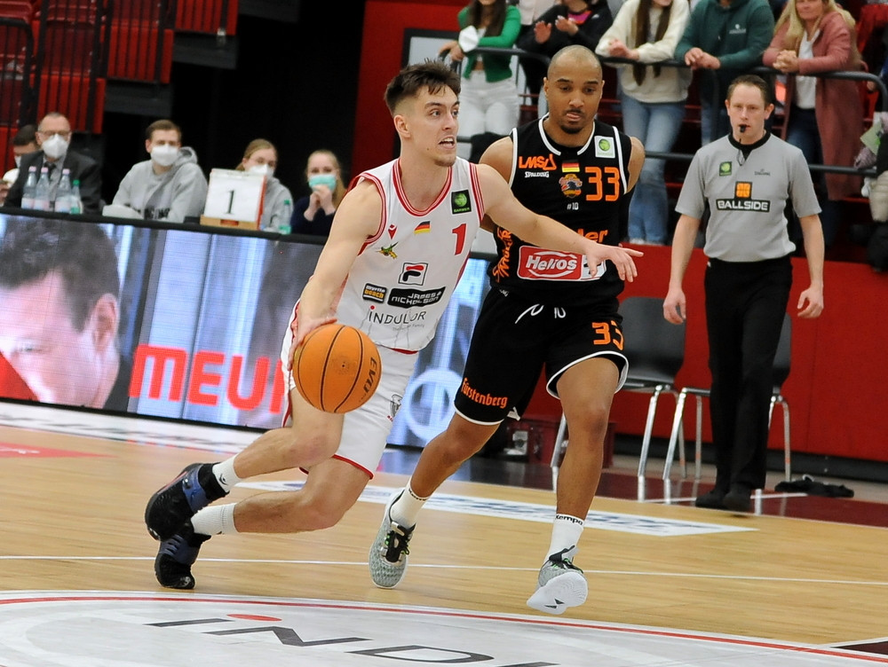 Basketball | 93:88 - Dragons schlagen Schwenningen