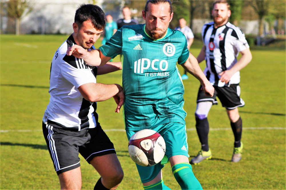 Kreisliga | 4:1 - Eversburg bleibt nach Sieg gegen Kosova dran