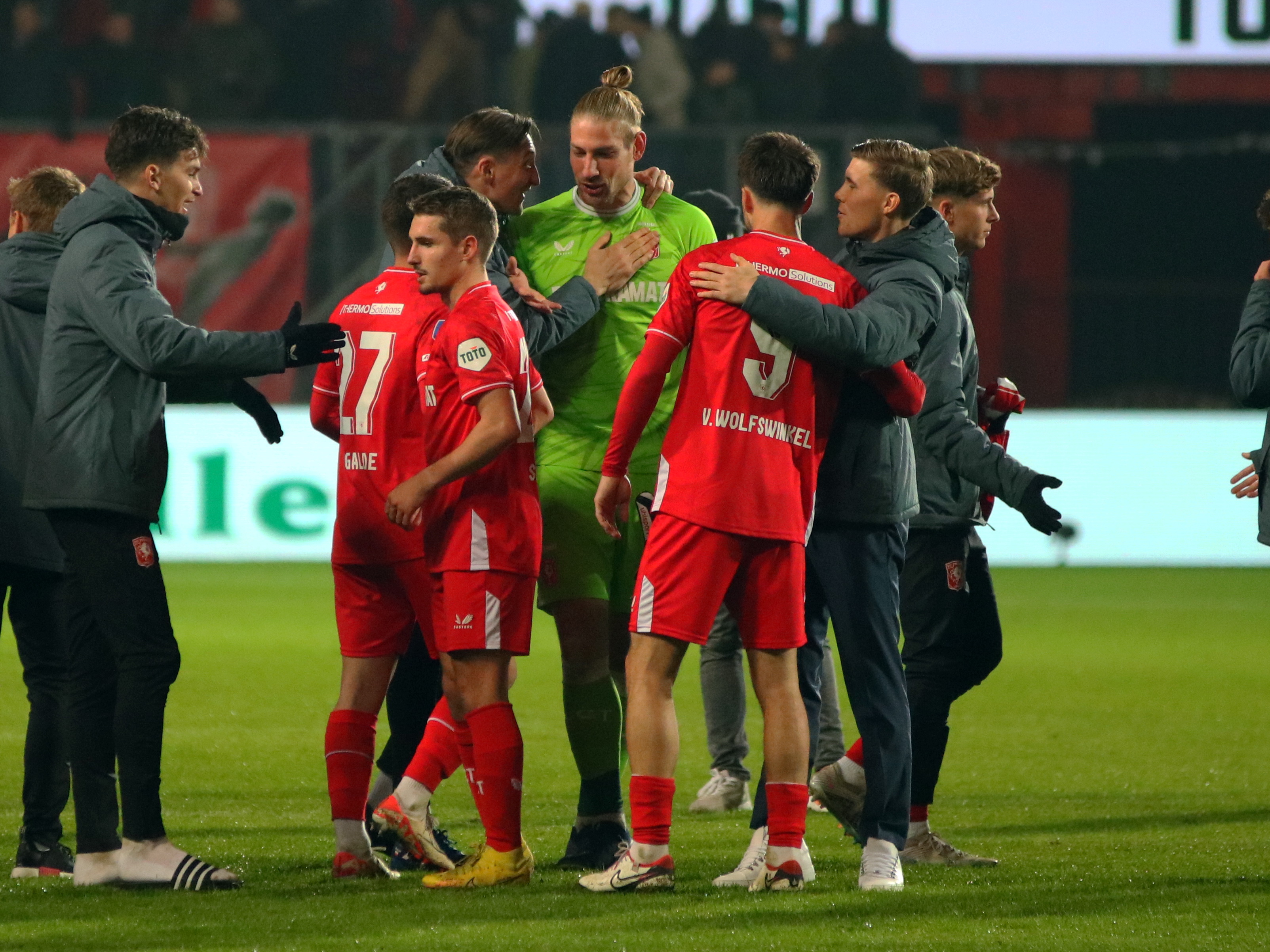 Fussball | 4:2 - Twente erlebt Abend voller Emotionen