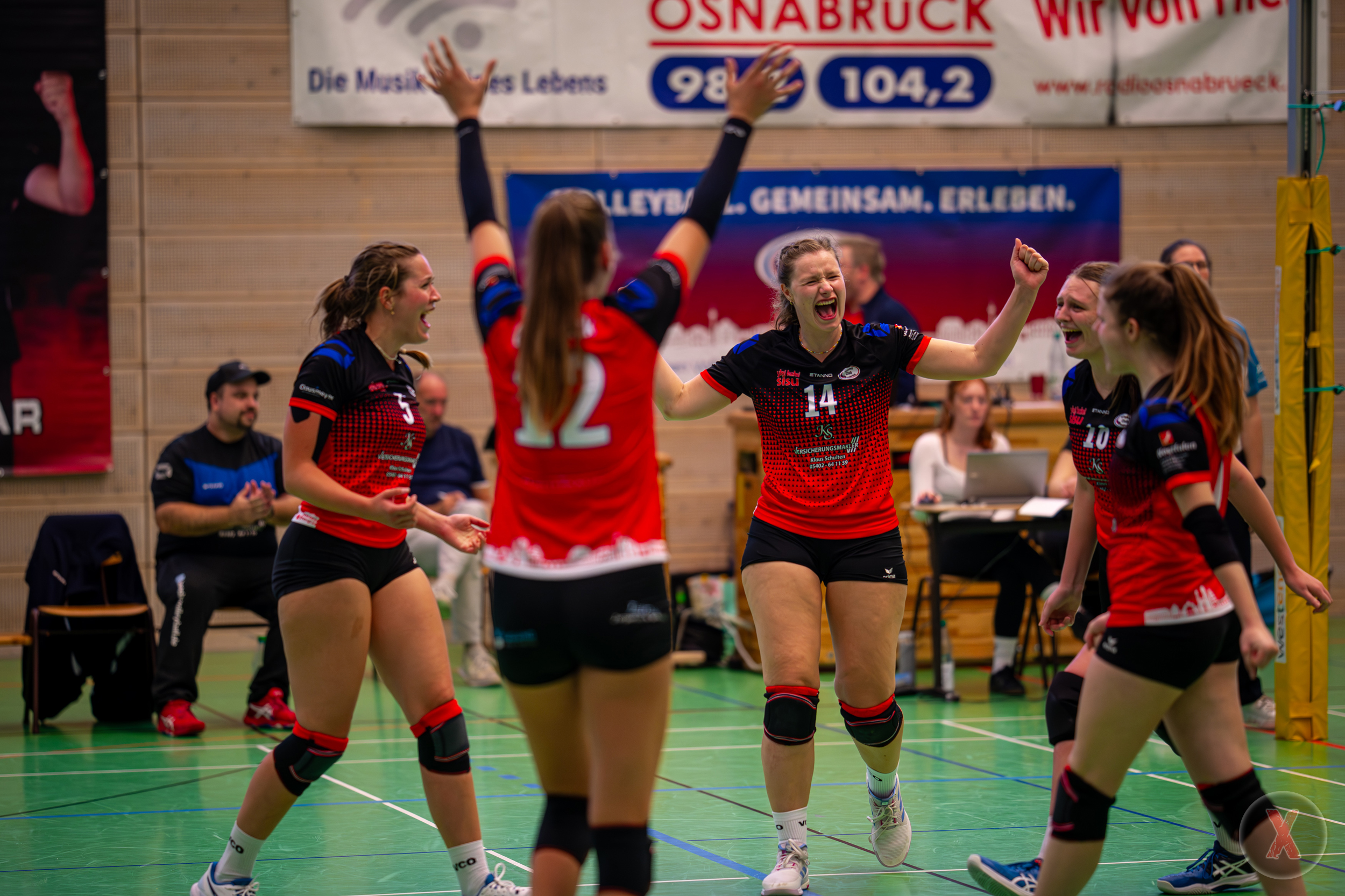 Volleyball | VCO-Damen I feiern die Meisterschaft auf der Couch